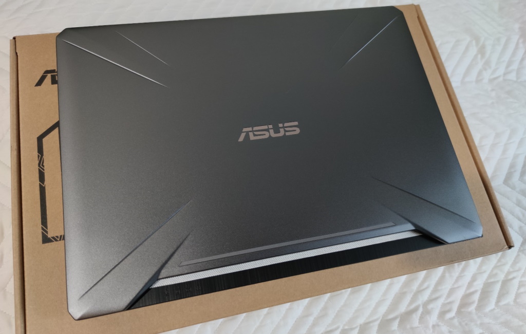 ASUS のゲーミングノートPC TUF Gaming FX505DT を購入したので