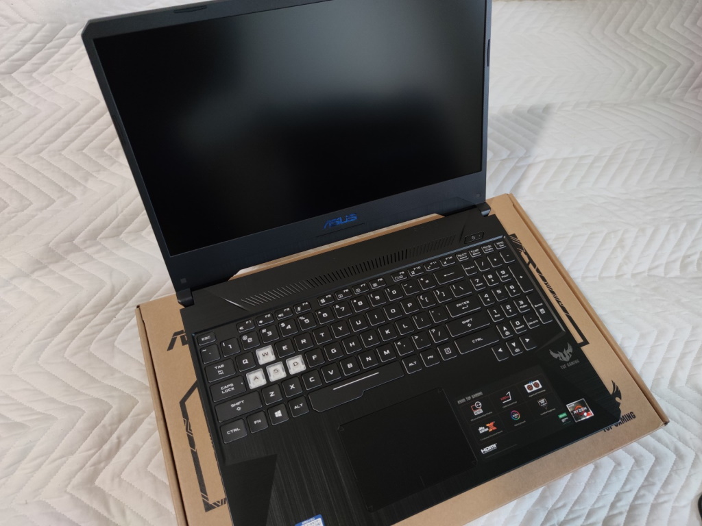 ASUS のゲーミングノートPC TUF Gaming FX505DT を購入したので 